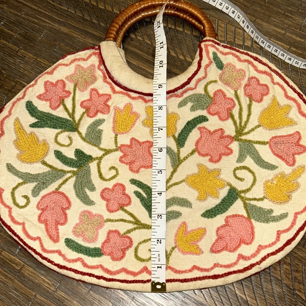 VINTAGE CREWEL EMBROIDERED PURSE WITH CANE WRAPPED HANDLES FLORAL FOLK HOBBO - Picture 8 of 8